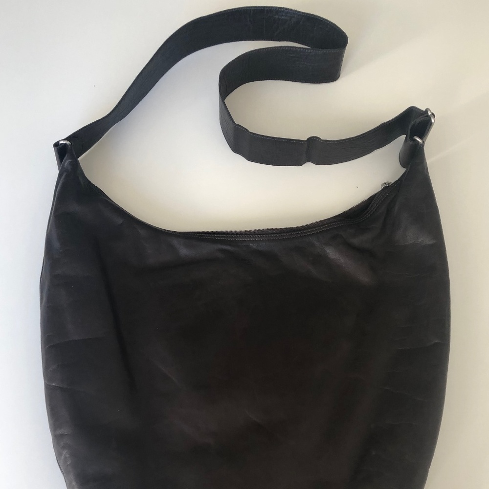 MO851 brown leather soft cross-body bag